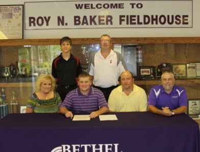 Tyler Bruce Signs with Wildcats